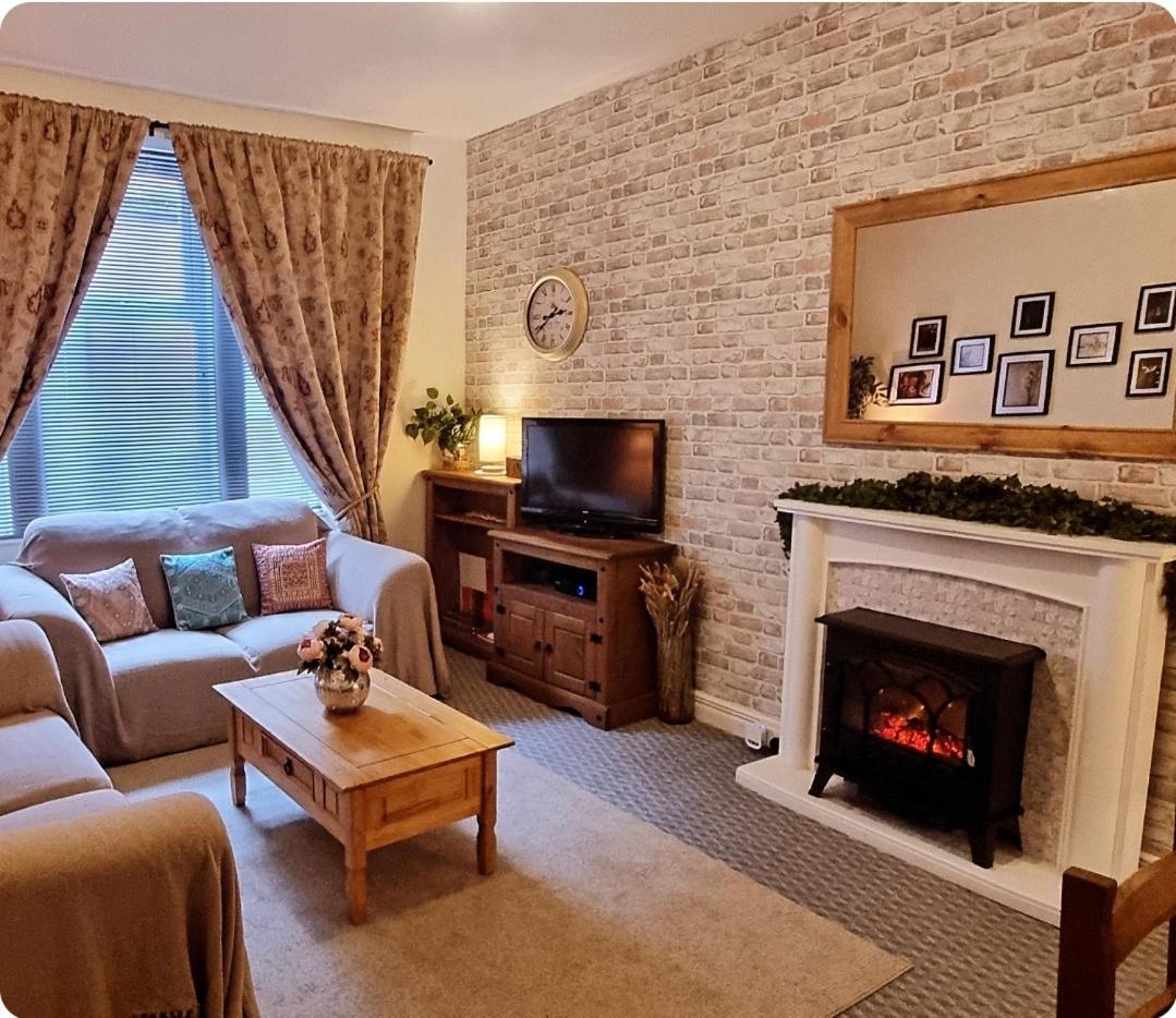 Entire, Main Door, Pet Friendly, Home Away From Home, East Ayrshire Newmilns المظهر الخارجي الصورة