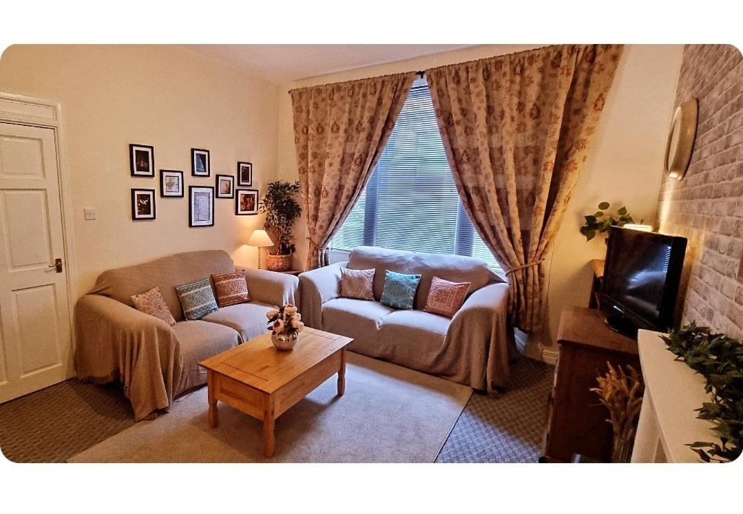 Entire, Main Door, Pet Friendly, Home Away From Home, East Ayrshire Newmilns المظهر الخارجي الصورة